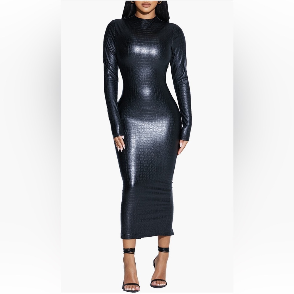 Mock Neck “crocodile”midi dress 💋
